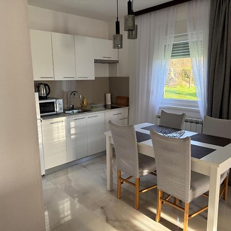 Apartman Rukavina Licko Petrovo Selo Luaran gambar