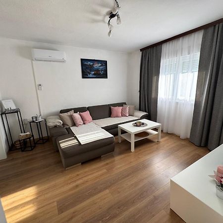 Apartman Rukavina Licko Petrovo Selo Luaran gambar