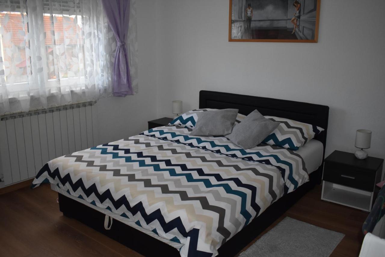 Apartman Rukavina Licko Petrovo Selo Luaran gambar